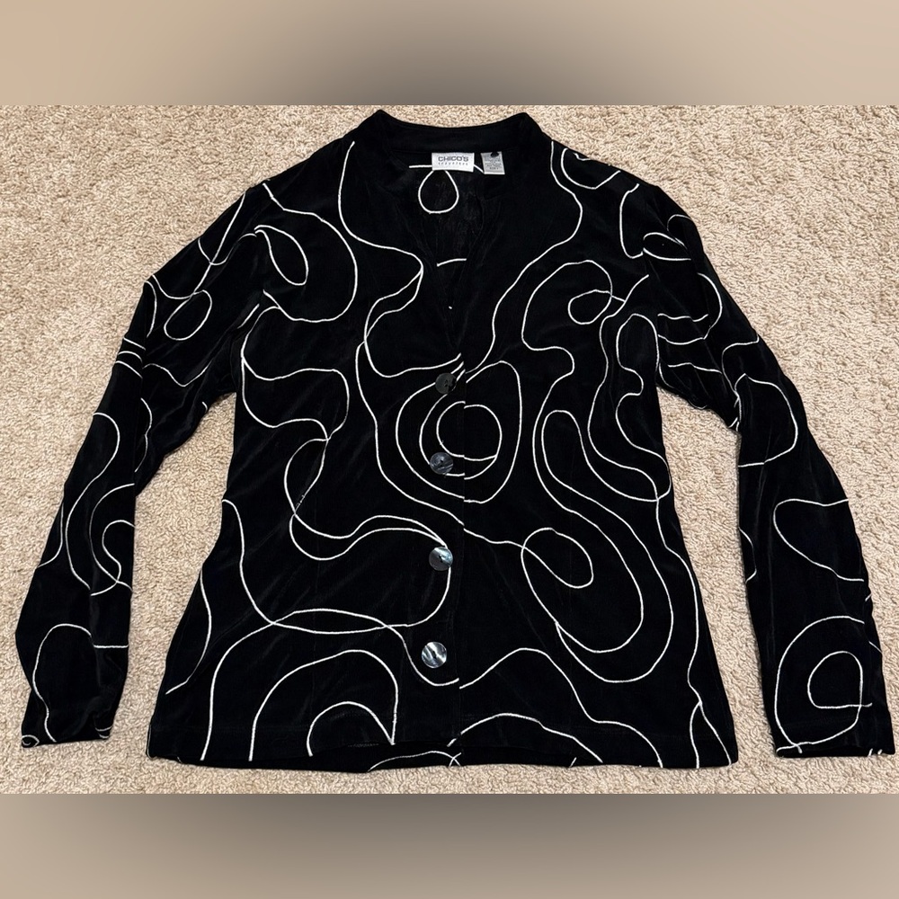Travelers By Chico’s Black & White Cardigan Pattern Size 1 (US Size Medium)